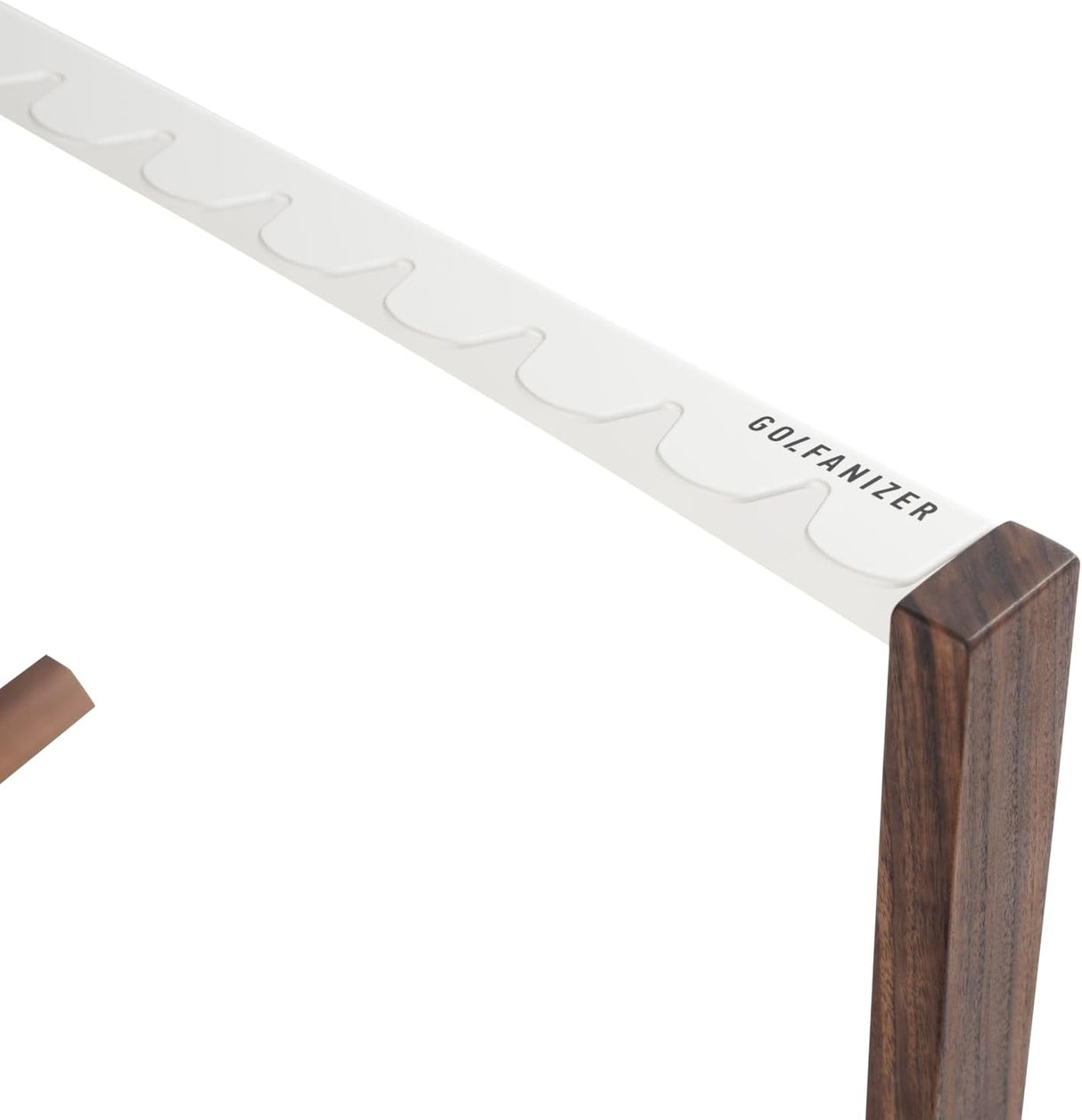 Golfanizer in NUSSBAUM weiss - Der Design Golfschlägerständer | Made in Germany